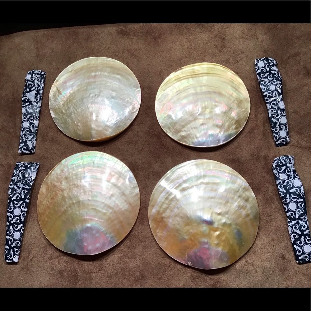 PACIFIC PEARLS AUTHENTIC ‘KIRIBATI COLLECTION MOTHER-OF-PEARL SUSHI GIFT SET